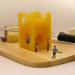 miniature figures, mousetrap, cheese